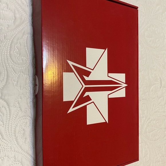 Jeffree Star Red and White Star Mirror - Picture 2 of 3